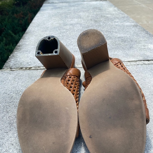 Elegant Brown Heeled Sandals - Picture 9 of 9